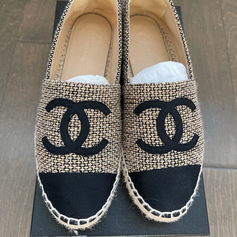 CHANEL Espadrilles